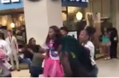 В торговом центре во Флориде подрались 60 подростков