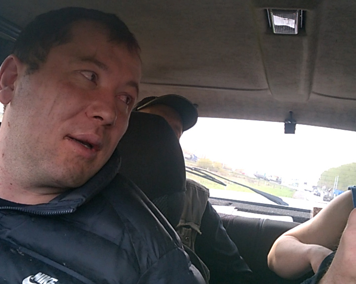 Видео: в Кузбассе сотрудники ГИБДД стреляли по колёсам ВАЗа для задержания водителя