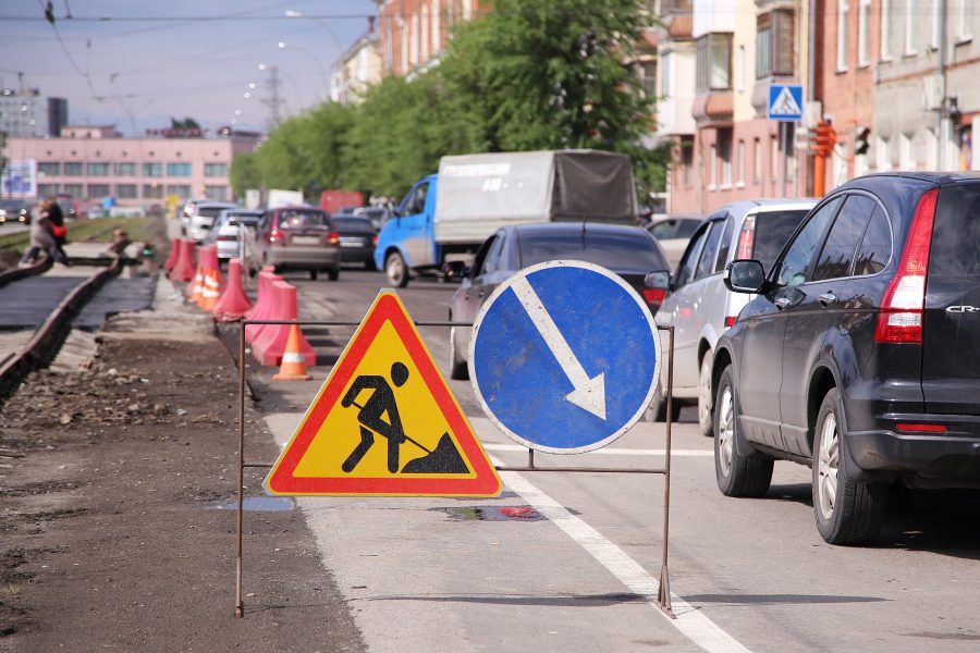 В Кемерове из-за ремонта дороги по одной полосе перекроют на трёх улицах