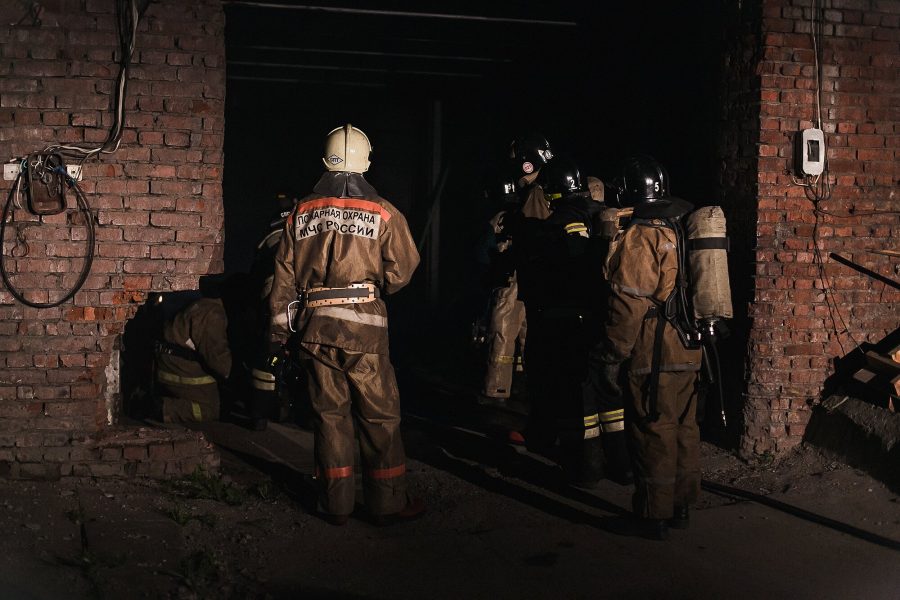 Ночью в Прокопьевске из-за поджога горели Toyota и Honda