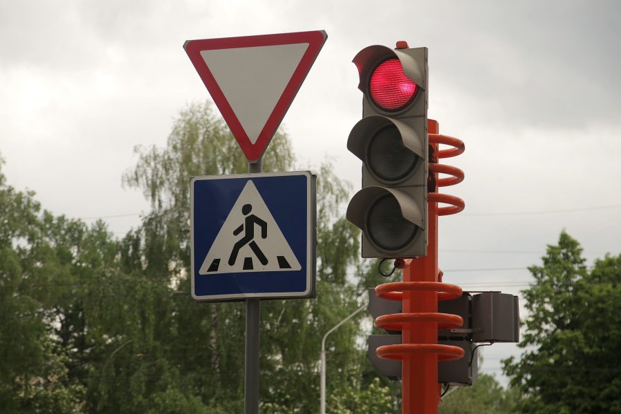 В Кемерове на трёх участках дорог устанавливают новые светофоры