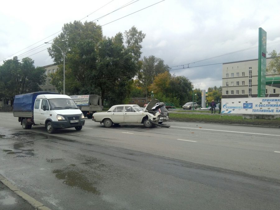 В Кемерове в ДТП на Красноармейской пострадала пассажирка Toyota Carina