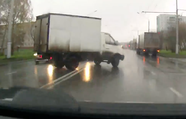 В Кемерове водителя «Газели» оштрафовали на 5 тысяч за попавшее на видео нарушение ПДД