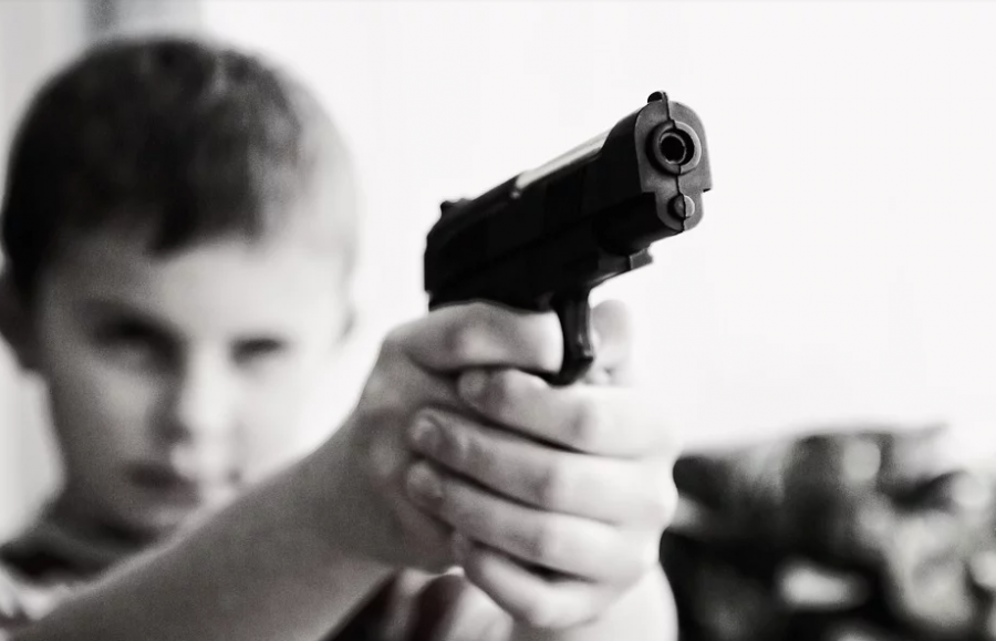 У кемеровского школьника нашли боевой пистолет с патронами