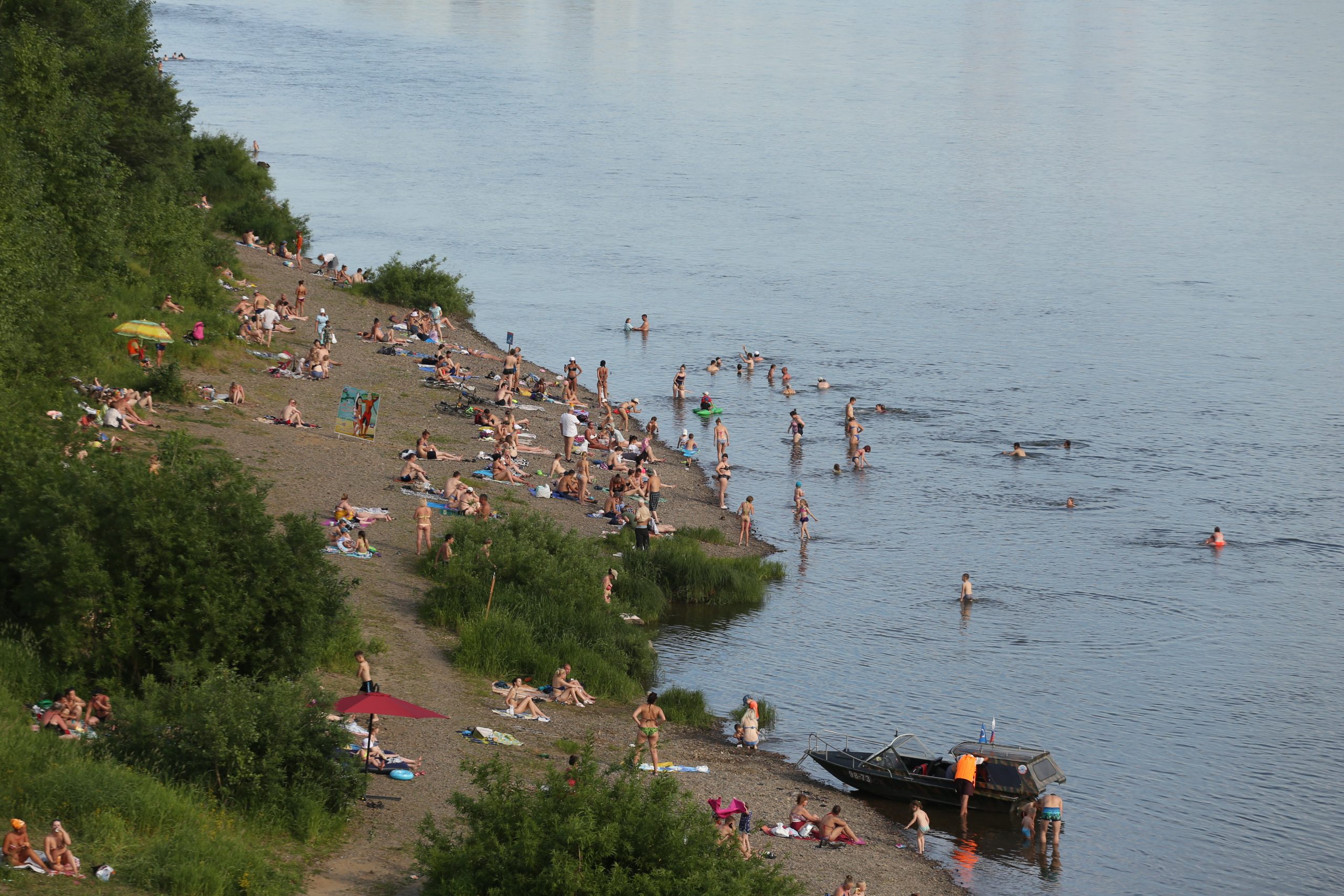 Кемеровские синоптики предупредили о жаре и граде в выходные