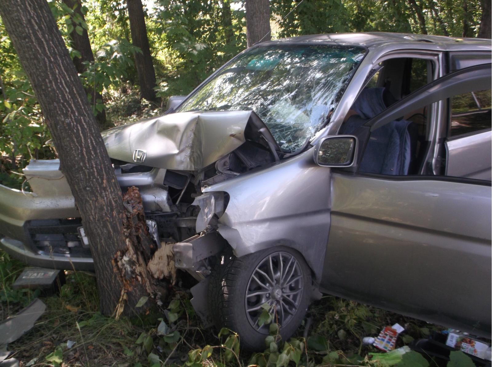 В Новокузнецке водитель без прав устроил аварию