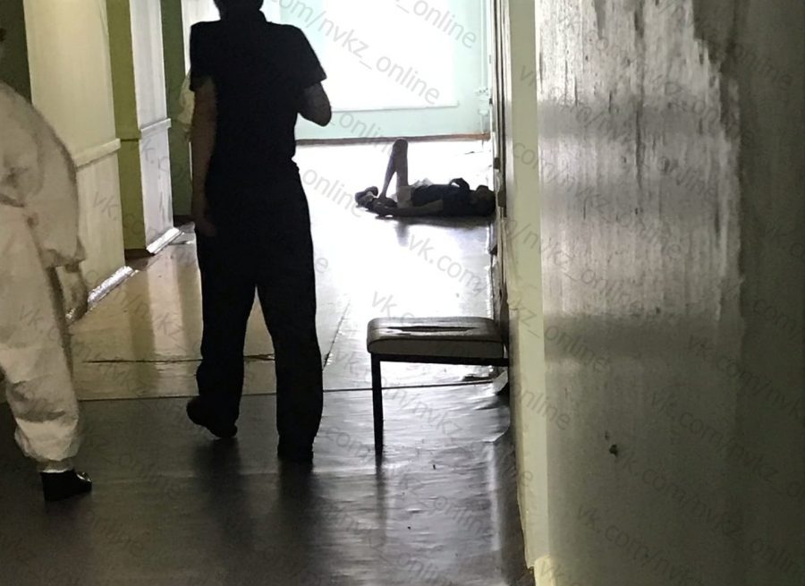 Сотрудники кузбасской больницы выяснили, почему их пациент лежал на полу в своих фекалиях