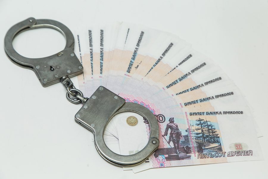 Кузбассовцы украли почти два миллиона рублей у своего начальника