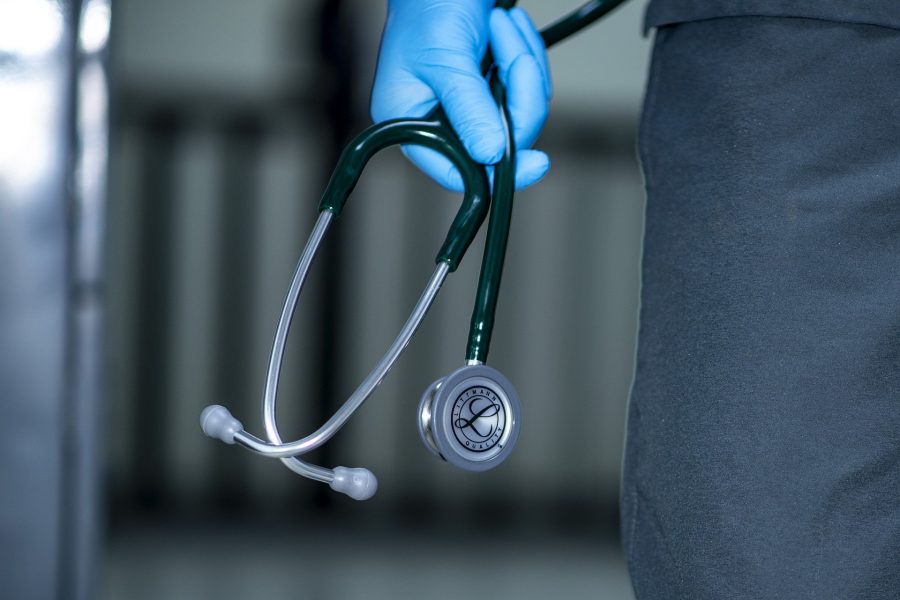 В Кузбассе больше 1000 сотрудников больниц заболели коронавирусом