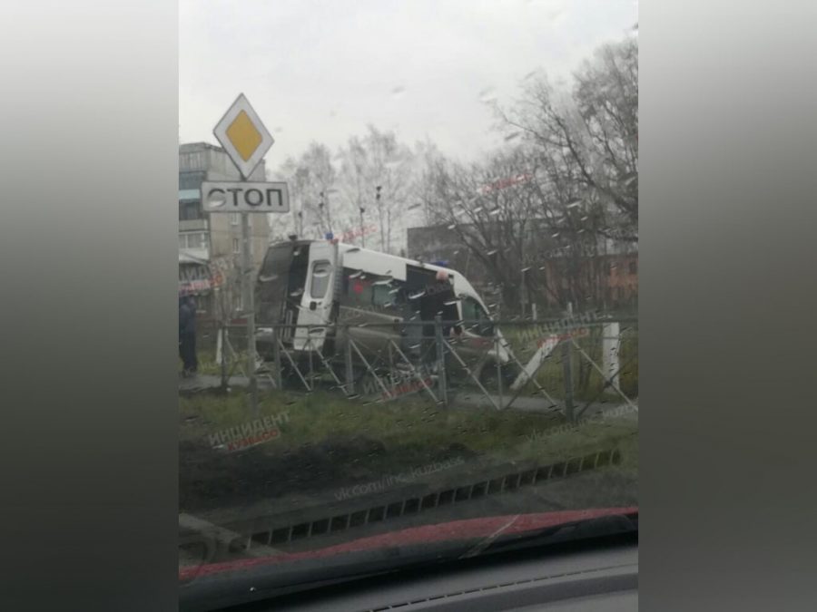 В Кемерове попала в аварию скорая