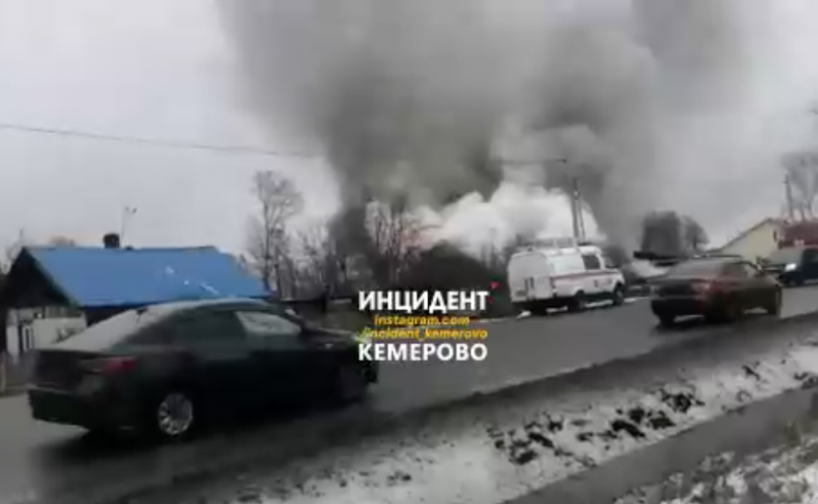Очевидцы делятся видео страшного пожара в Кемерове