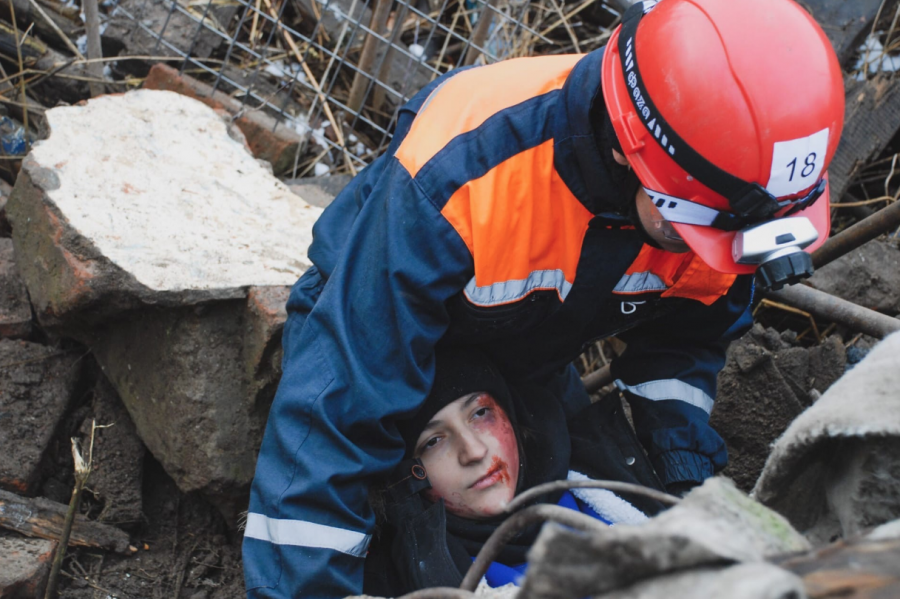 В Кузбассе студентов готовят спасать людей при землетрясении
