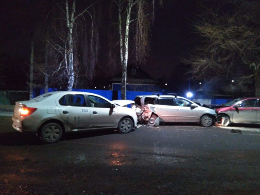 В Кемерове автомобилист устроил тройное ДТП и скрылся с места происшествия