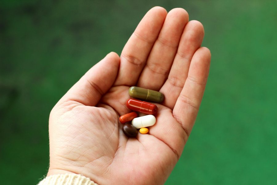 Минздрав Кузбасса рассказал, почему опасно покупать лекарства «с рук»